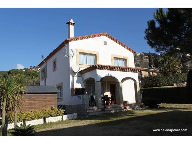 Casa con jardín situada en la zona de Les Teules photo 0