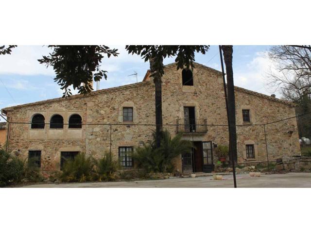 Masía del siglo XVII para restaurar con restaurante anexo photo 0