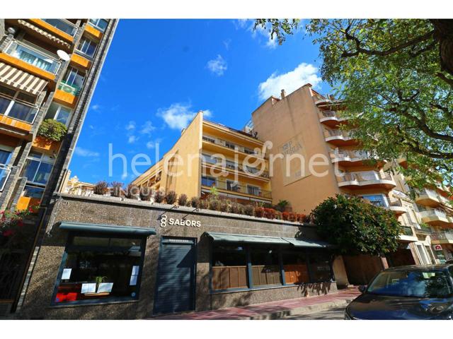 APARTAMENTO CON TERRAZA Y PISCINA COMUNITÁRIA EN EL PASEO DE SANT FELIU DE GUÍXOLS . photo 0