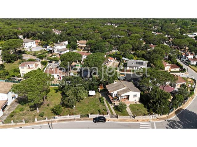 FANTASTICA CASA DE 176 M2 EN LA URBANIZACIÓN DE LA CANYERA DE LLAGOSTERA photo 0