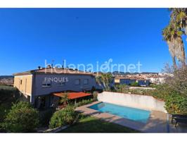 FANTÁSTICA CASA ADOSADA CON GARAJE Y PISCINA PRIVADA photo 0