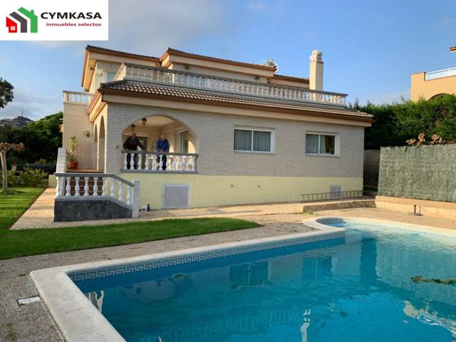 Casa en venta en Canyelles-La Montgoda photo 0