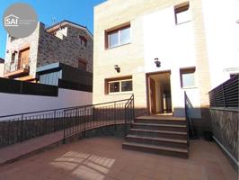 CASA CON ASCENSOR PRIVADO photo 0