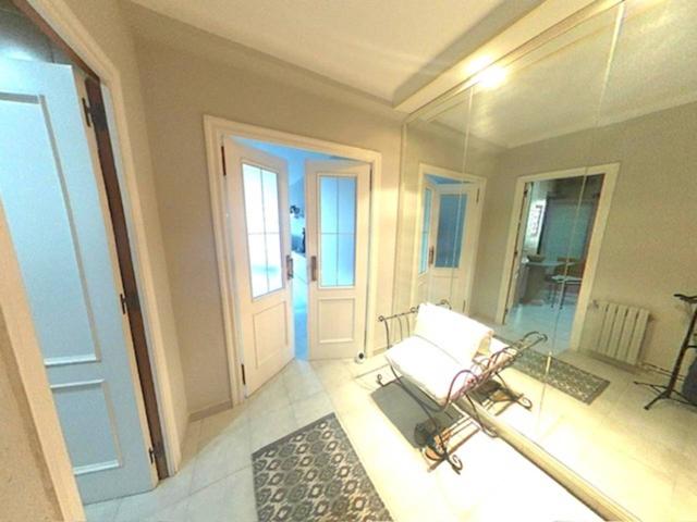 Piso 4 habitaciones vistas despejadas y entrada señorial photo 0