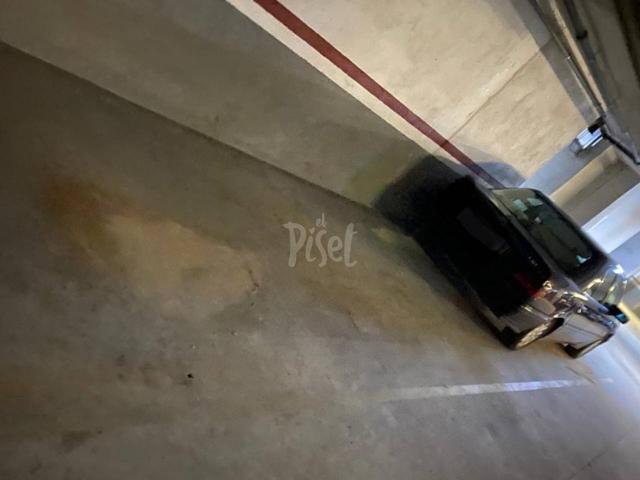 Parking en venta en Constanti photo 0