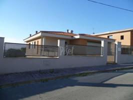 Casa en venta en C. Garbi, Sant Esteve Sesrovires photo 0