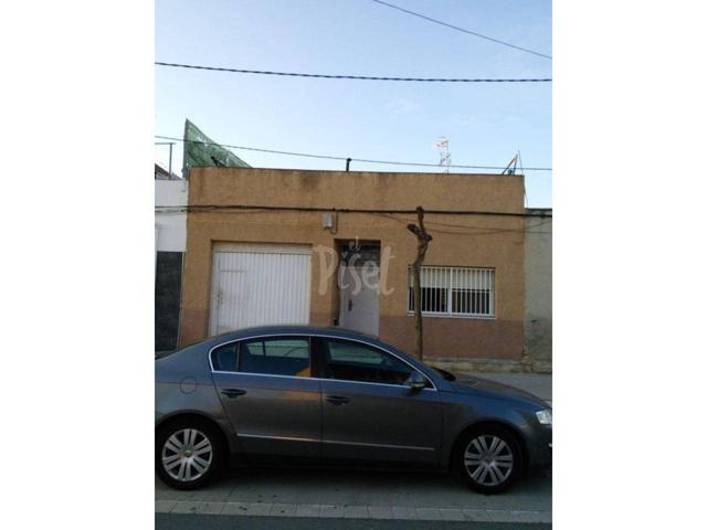 🏡 ¡Amplia casa adosada con garaje, patio y buhardilla en Deltebre! photo 0