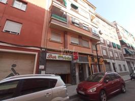 Local comercial en Zaragoza con excelente visibilidad photo 0