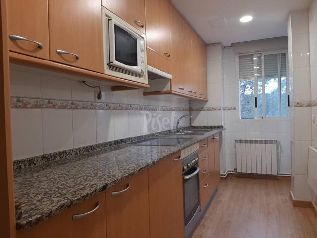Amplio piso en venta de 74 m² con tres habitaciones y comodidades excelentes photo 0