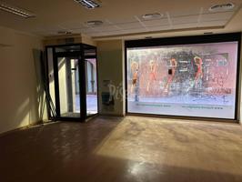 Amplio Local en Venta en Viladecans photo 0