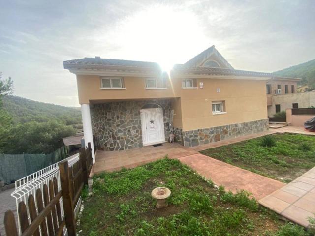 Piso en venta en Canyelles photo 0