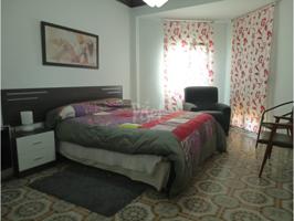 ¡Oportunidad en el centro de Tarragona! Piso de 110 m² con 4 habitaciones, exterior, con balcón y ascensor photo 0