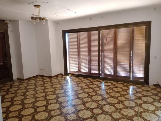 ¡Oportunidad en Cunit! Piso amplio con terraza cerca de la playa – 129.000€ photo 0