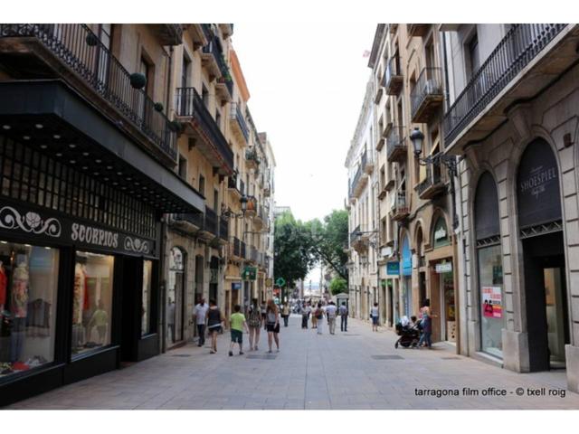 🏢 ¡Traspaso de local comercial en pleno Eixample – Tarragona Capital! photo 0