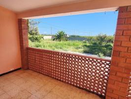 Chalet con jardín y piscina en venta por 95.000 – Priorat de la Bisbal photo 0