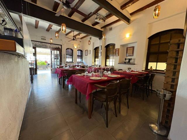 🏙️ Local en traspaso con excelente ubicación en el Puerto de Tarragona photo 0