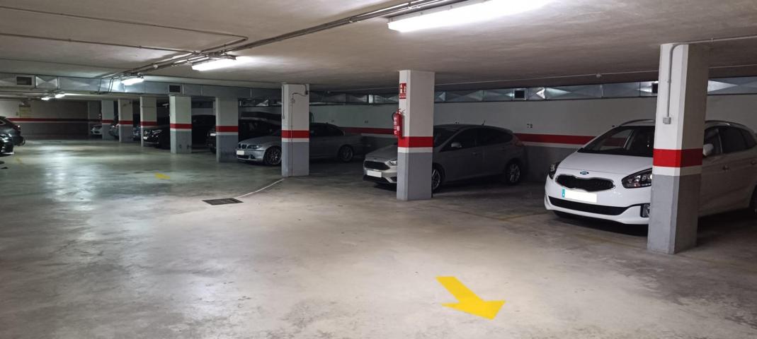 VENTA DE PLAZA DE GARAJE EN EDIFICIO RESIDENCIAL. photo 0