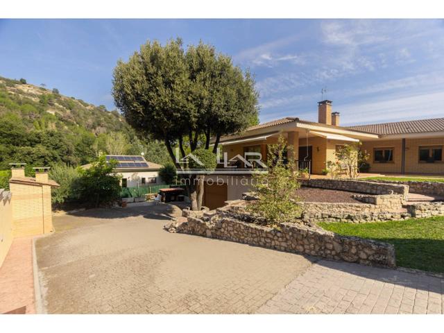 Casa en venta en Tona photo 0