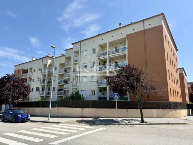 Piso en venta en la Plaza de Osona photo 0
