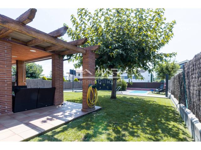 Casa en venta en Gurb photo 0