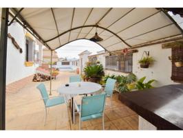 Chalet en venta en Cúllar Vega photo 0