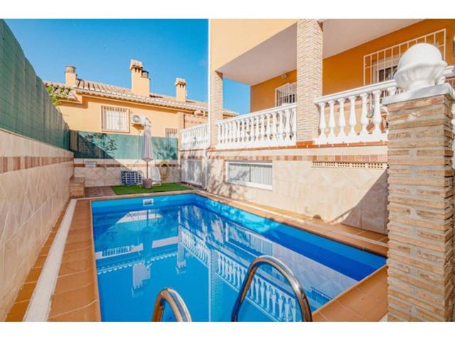 Casa Pareada en Jun – Amplia, Luminosa y con Piscina Privada photo 0