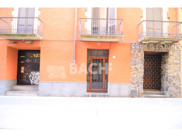 Local Comercial de 240 m² para Reformar en el Centro de Vic photo 0