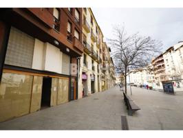 Local comercial en alquiler en la Rambla del Carme - Ubicación Premium en Vic photo 0