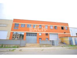 Espacio industrial versátil en alquiler en Vic - 2.000 m² preparados para hacer crecer tu negocio photo 0