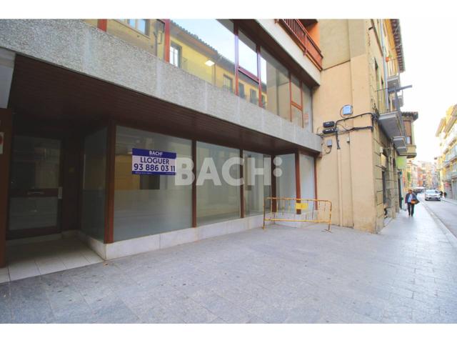 Amplio escaparate y zona de almacén: espacio, funcionalidad y visibilidad para tu negocio photo 0