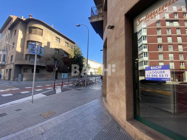 Dóna visibilitat al teu negoci en un espai amb totes les possibilitats photo 0