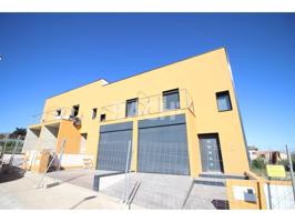 Casa en venta en Estadi-Horta Vermella-Santa Anna photo 0