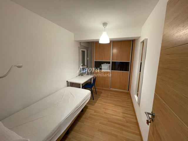 Habitacion en alquiler en Paseo Farnesio photo 0
