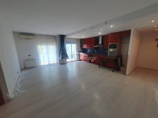 Piso en venta en Corró d'Avall photo 0