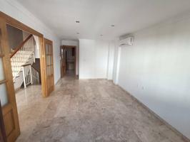 CHALET PAREADO EN VENTA NUEVA photo 0