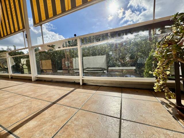 PISO CENTRICO, 4 HABITACIONES, TERRACITA, MUCHO SOL Y PLAZA DE APARCAMIENTO photo 0