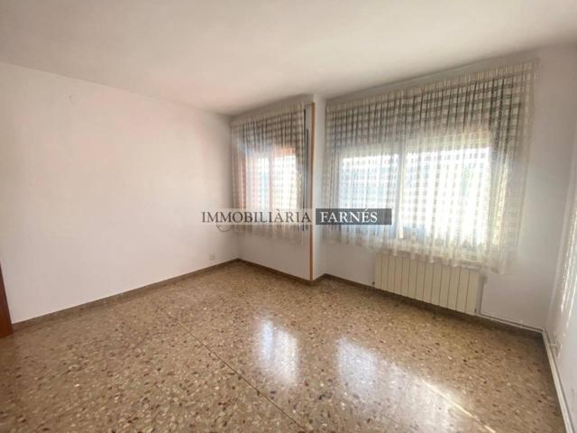 Venta de un piso en Palau-solità i Plegamans photo 0