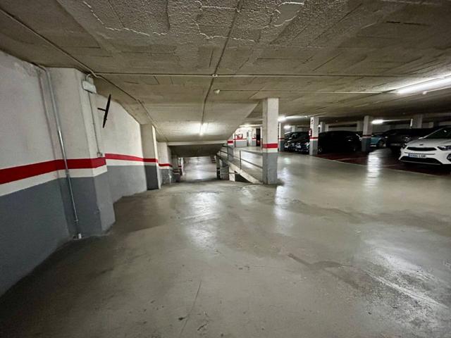 Parking en venta en La Salut photo 0