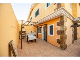 Casa con vistas al mar y gran patio en Puerto del Rosario – lista para entrar a vivir photo 0