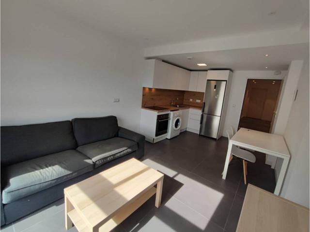 Apartamento en alquiler en Príncipe de Asturias photo 0