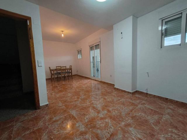 Te presento este estupendo piso en alquiler en La Flota photo 0