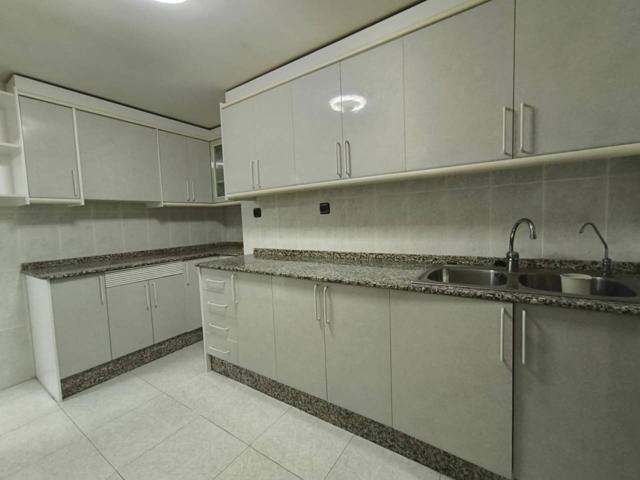 Estupendo piso en venta en Santa María de Gracia photo 0
