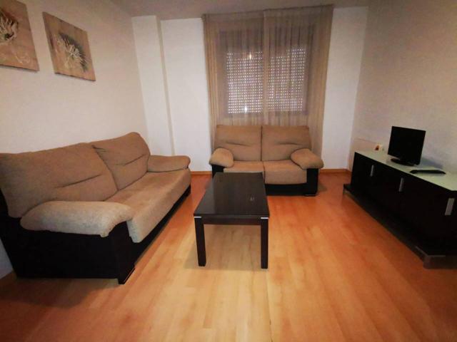 Estupendo apartamento en alquiler en Zarandona photo 0