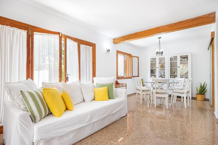 Alquiler de larga duración en El Campello: Vivienda unifamiliar con jardín y garaje photo 0