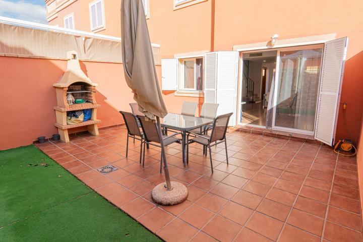 CHALET EN URBANIZACIÓN CERCA DE LA PLAYA DE BENAJARAFE photo 0