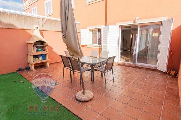 CHALET EN URBANIZACIÓN CERCA DE LA PLAYA DE BENAJARAFE photo 0
