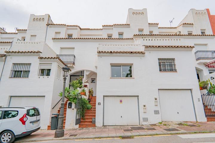 CHALET ADOSADO ESTEPONA photo 0