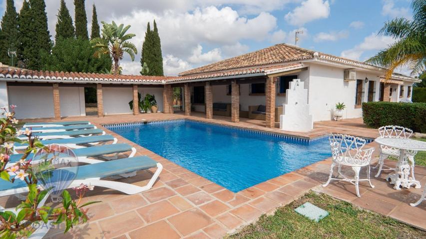 💎 VILLA EXCLUSIVA EN VENTA: EL LUJO RÚSTICO Y MODERNO CON VISTAS PANORÁMICAS 🌅 photo 0
