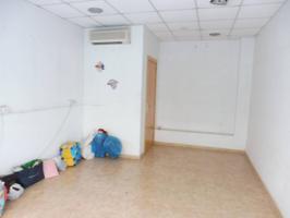 LOCAL COMERCIAL EN VENTA - ZONA ESTATUT photo 0