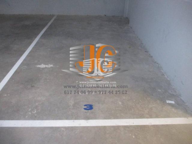 Parking en venta en Casc Antic photo 0